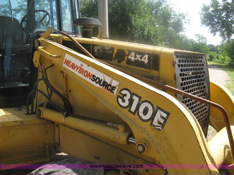 image for item H6466 1999 John Deere 310E backhoe