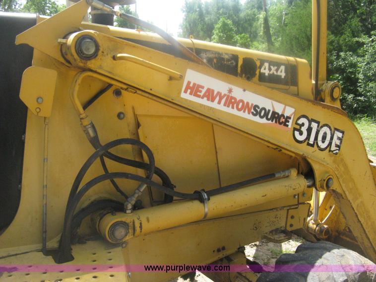 image for item H6466 1999 John Deere 310E backhoe