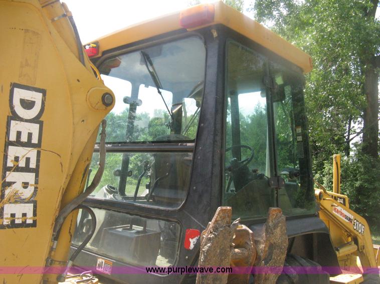 image for item H6466 1999 John Deere 310E backhoe