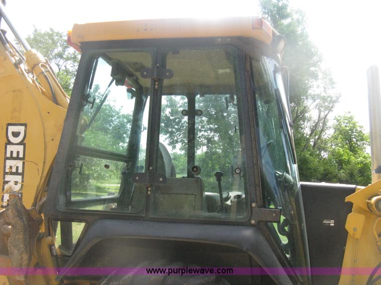 image for item H6466 1999 John Deere 310E backhoe