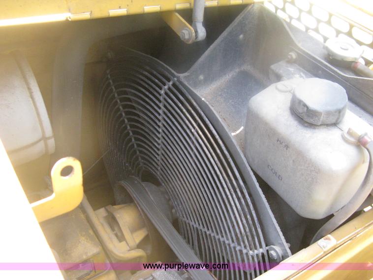 image for item H6466 1999 John Deere 310E backhoe