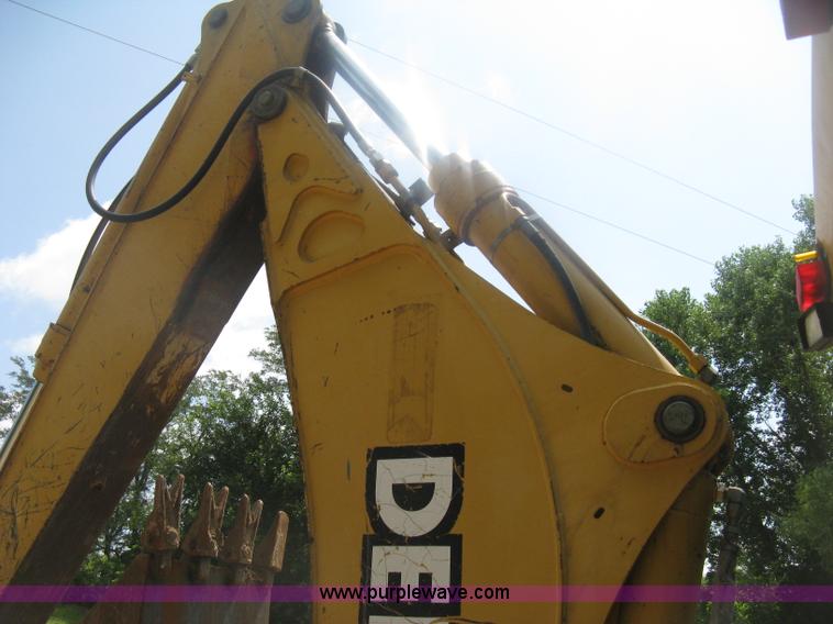 image for item H6466 1999 John Deere 310E backhoe