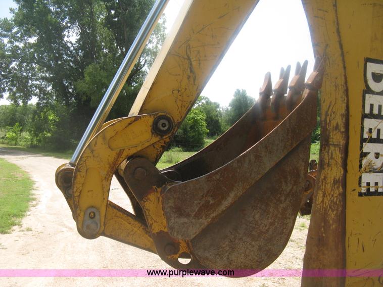 image for item H6466 1999 John Deere 310E backhoe