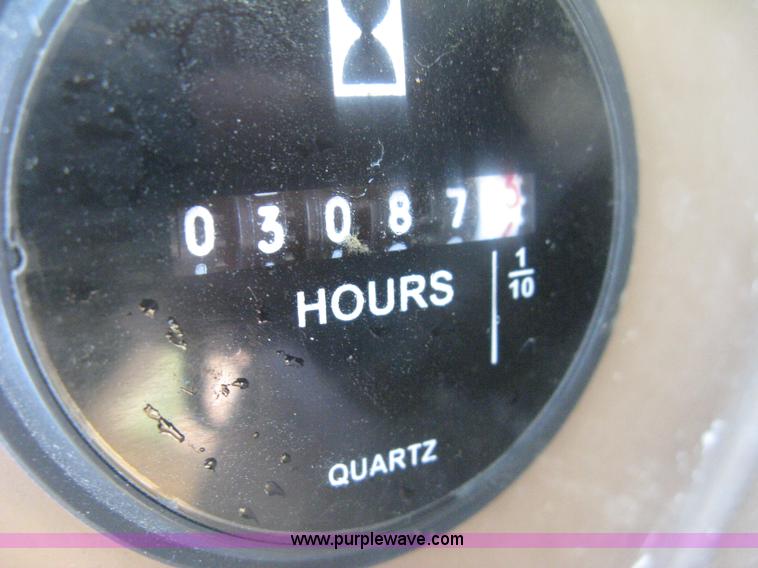 image for item H6466 1999 John Deere 310E backhoe