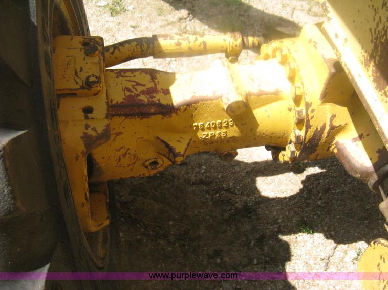 image for item H6466 1999 John Deere 310E backhoe