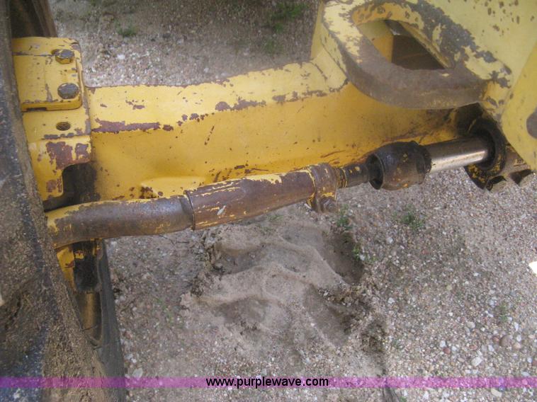 image for item H6466 1999 John Deere 310E backhoe