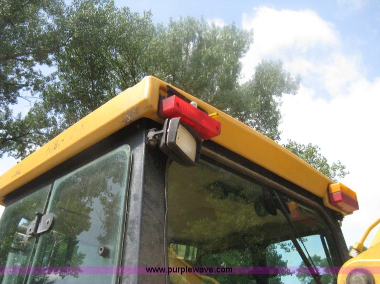 image for item H6466 1999 John Deere 310E backhoe