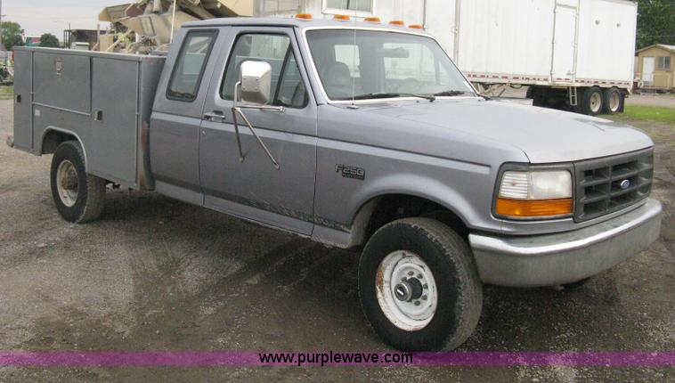image for item H6490 1997 Ford F250 SuperCab utility truck