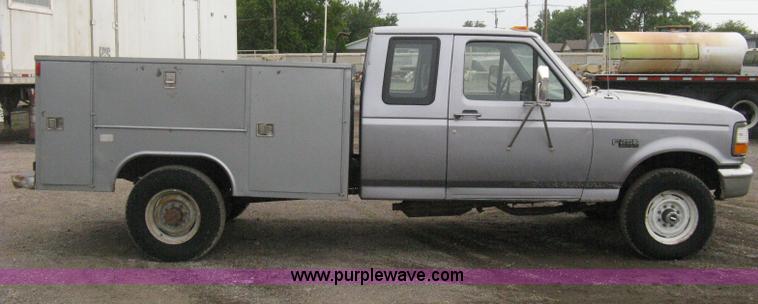 image for item H6490 1997 Ford F250 SuperCab utility truck
