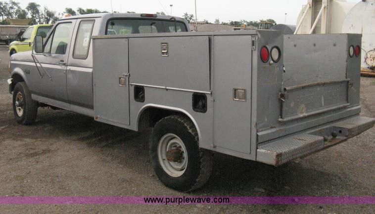 image for item H6490 1997 Ford F250 SuperCab utility truck