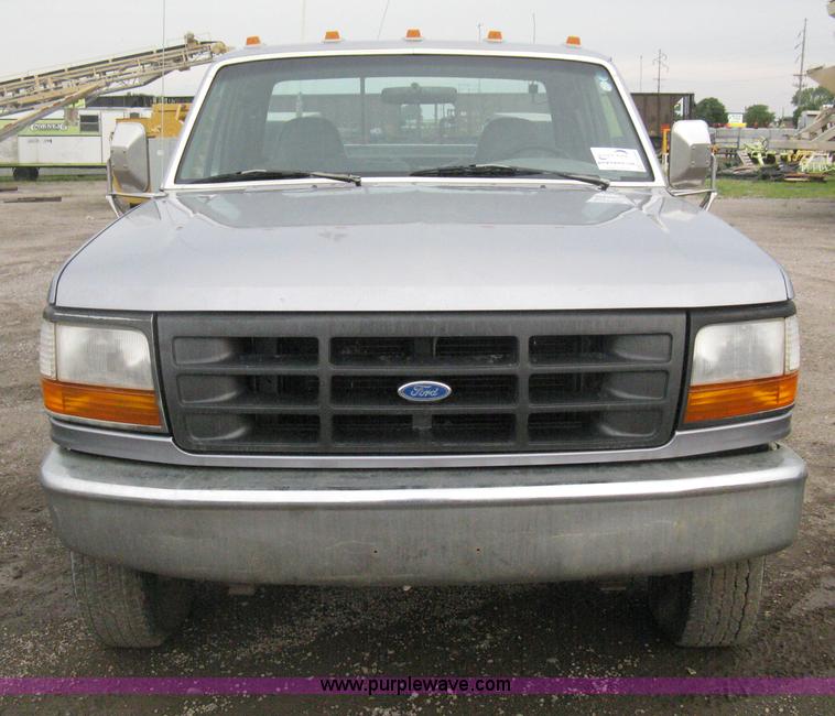 image for item H6490 1997 Ford F250 SuperCab utility truck