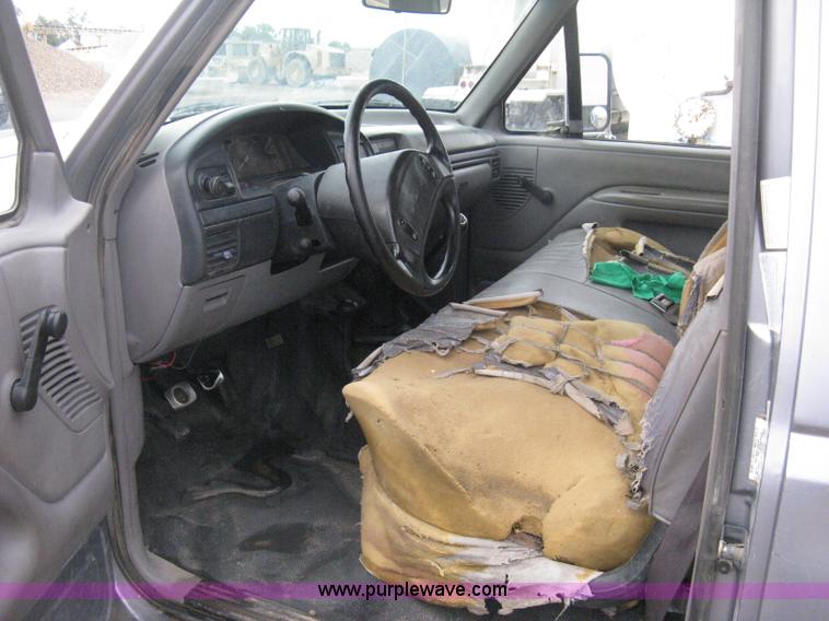 image for item H6490 1997 Ford F250 SuperCab utility truck