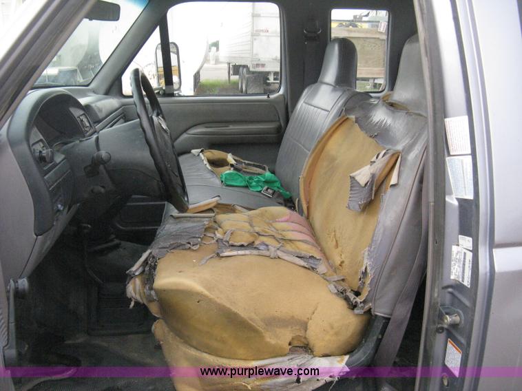 image for item H6490 1997 Ford F250 SuperCab utility truck