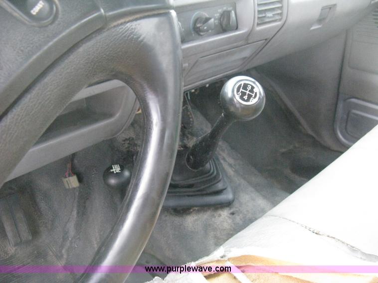 image for item H6490 1997 Ford F250 SuperCab utility truck