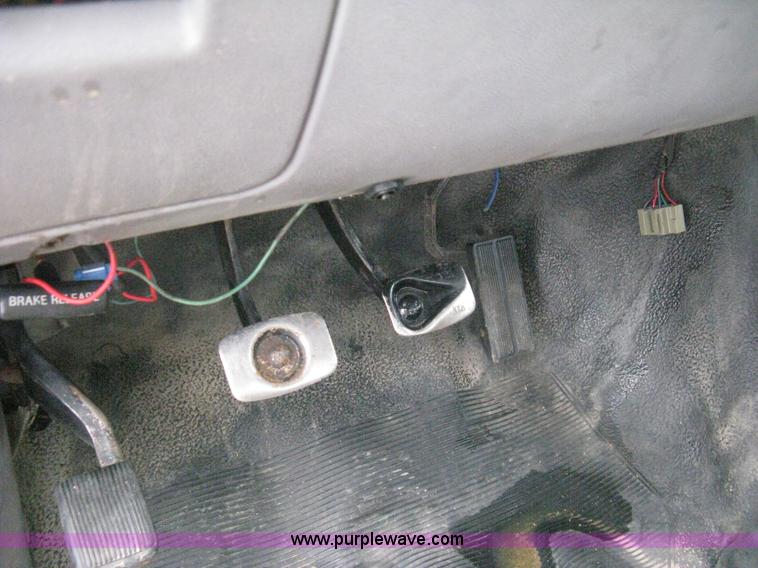 image for item H6490 1997 Ford F250 SuperCab utility truck