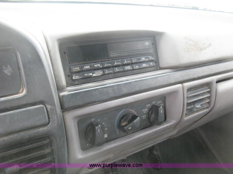 image for item H6490 1997 Ford F250 SuperCab utility truck