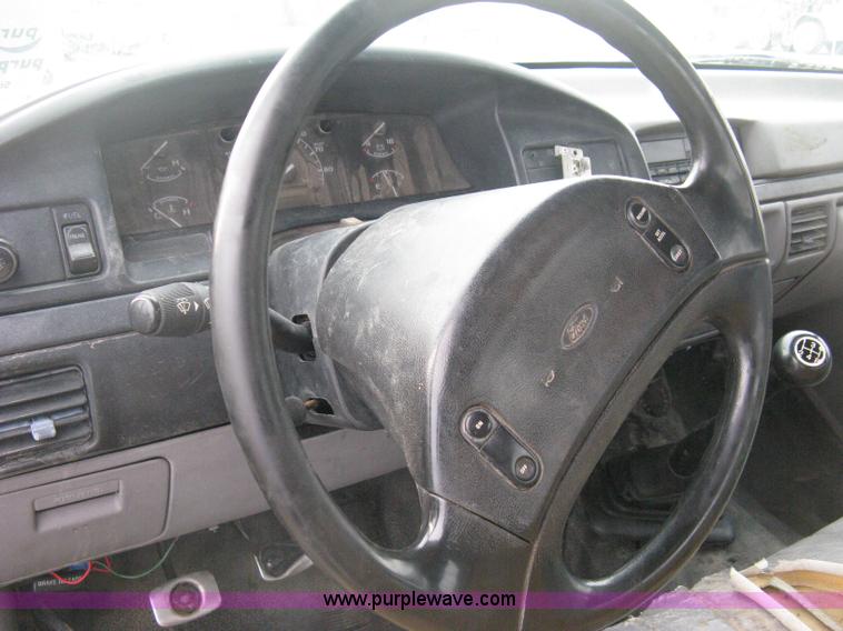 image for item H6490 1997 Ford F250 SuperCab utility truck