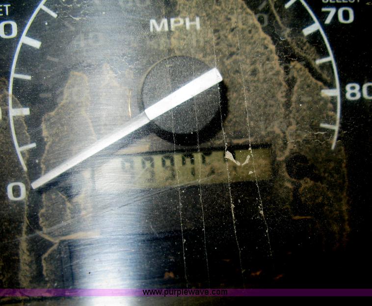 image for item H6490 1997 Ford F250 SuperCab utility truck