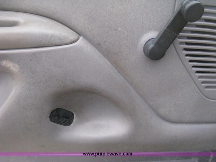 image for item H6490 1997 Ford F250 SuperCab utility truck