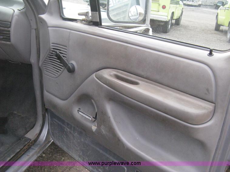 image for item H6490 1997 Ford F250 SuperCab utility truck