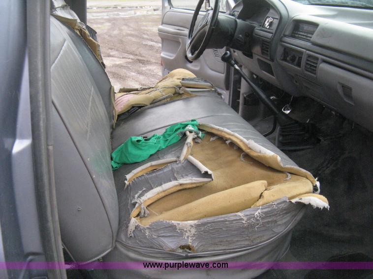 image for item H6490 1997 Ford F250 SuperCab utility truck