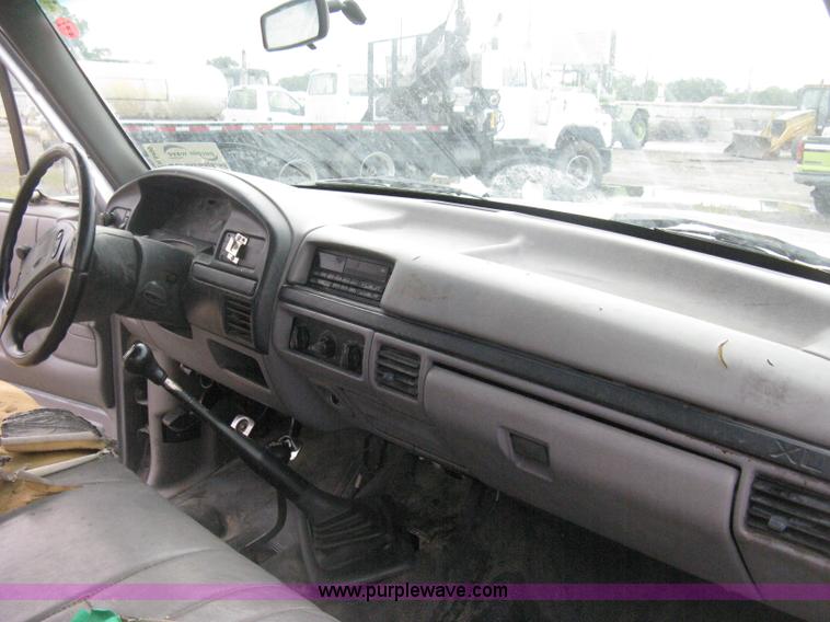 image for item H6490 1997 Ford F250 SuperCab utility truck