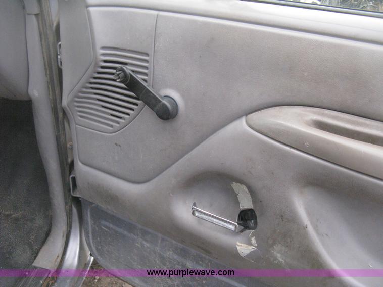 image for item H6490 1997 Ford F250 SuperCab utility truck