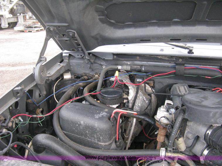 image for item H6490 1997 Ford F250 SuperCab utility truck