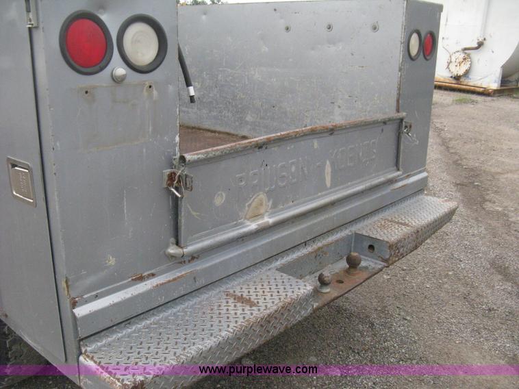 image for item H6490 1997 Ford F250 SuperCab utility truck