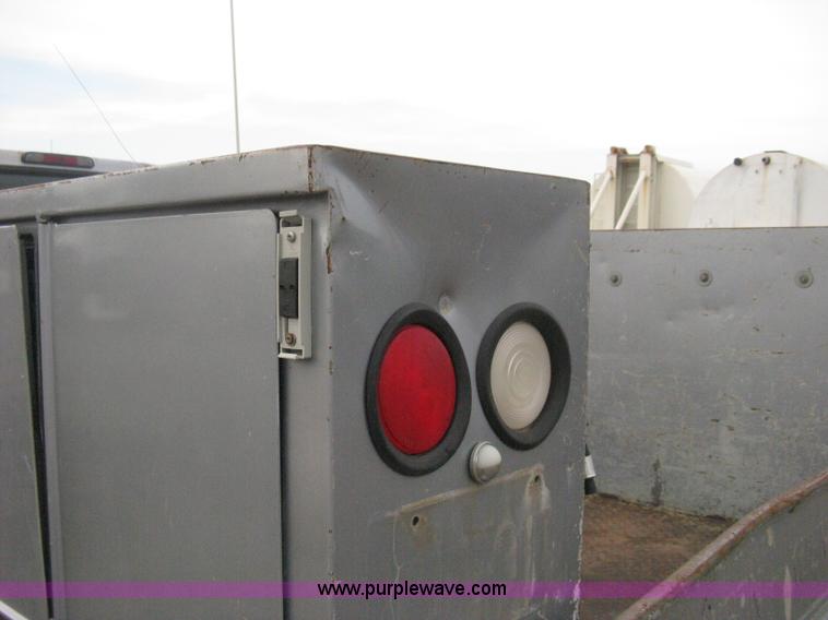 image for item H6490 1997 Ford F250 SuperCab utility truck