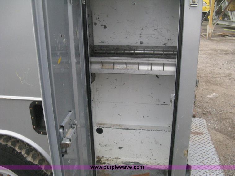 image for item H6490 1997 Ford F250 SuperCab utility truck