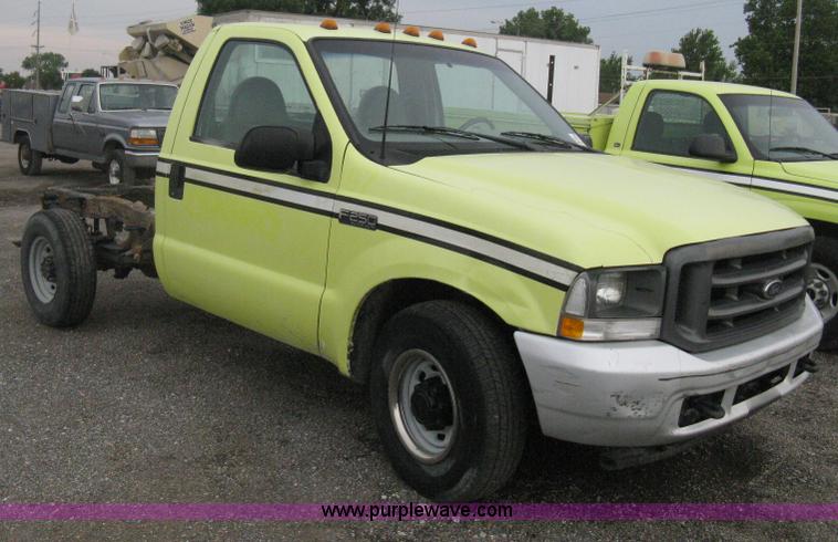 image for item H6500 2003 Ford F250 XL cab and chassis