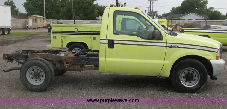 image for item H6500 2003 Ford F250 XL cab and chassis