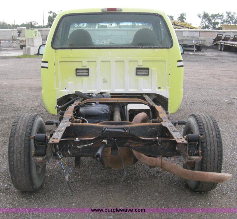 image for item H6500 2003 Ford F250 XL cab and chassis