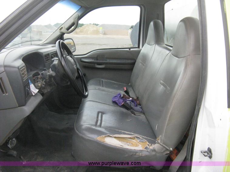 image for item H6500 2003 Ford F250 XL cab and chassis