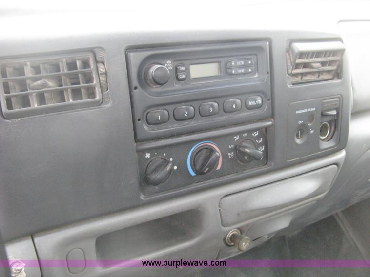 image for item H6500 2003 Ford F250 XL cab and chassis