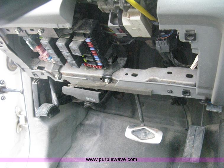 image for item H6500 2003 Ford F250 XL cab and chassis