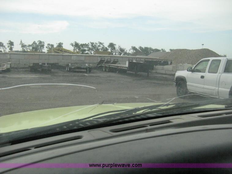 image for item H6500 2003 Ford F250 XL cab and chassis