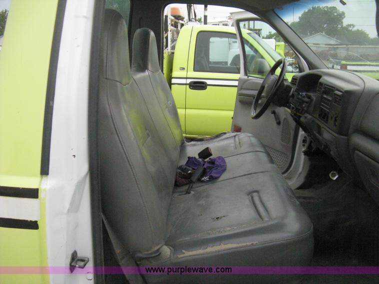 image for item H6500 2003 Ford F250 XL cab and chassis