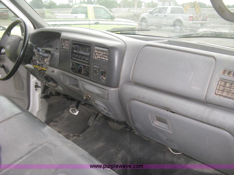 image for item H6500 2003 Ford F250 XL cab and chassis