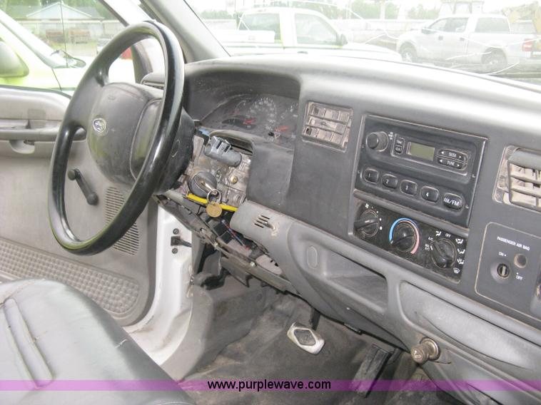 image for item H6500 2003 Ford F250 XL cab and chassis