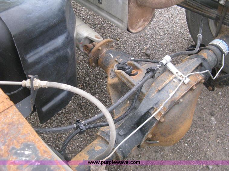 image for item H6500 2003 Ford F250 XL cab and chassis