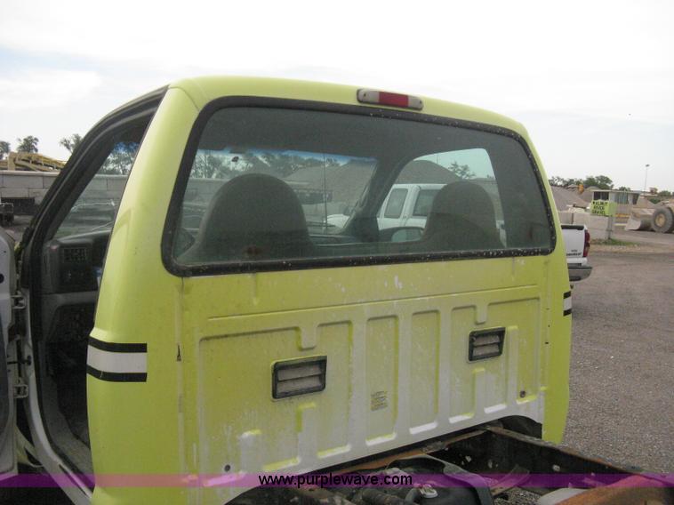image for item H6500 2003 Ford F250 XL cab and chassis