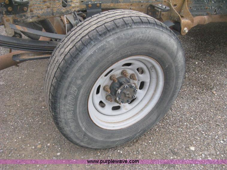 image for item H6500 2003 Ford F250 XL cab and chassis