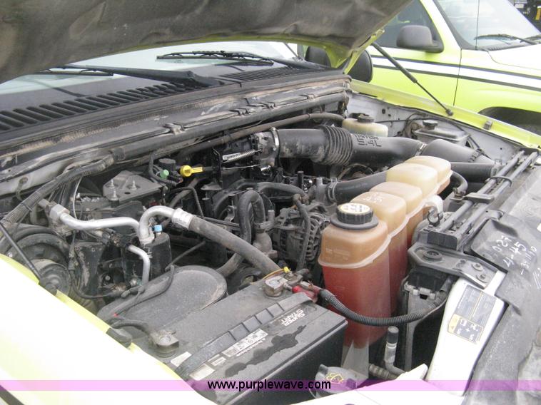 image for item H6500 2003 Ford F250 XL cab and chassis