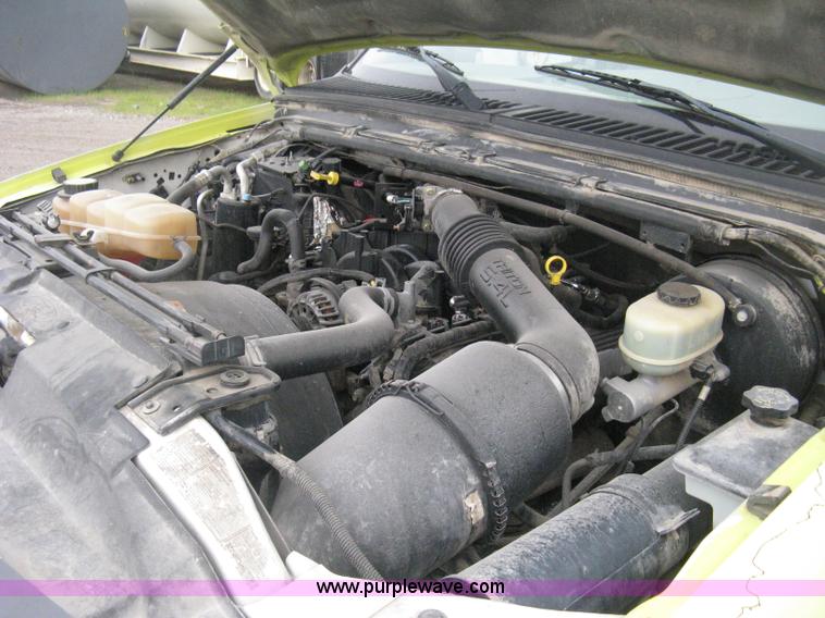 image for item H6500 2003 Ford F250 XL cab and chassis