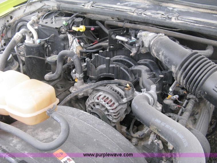 image for item H6500 2003 Ford F250 XL cab and chassis