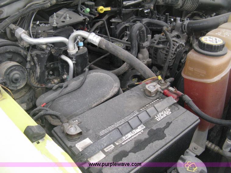 image for item H6500 2003 Ford F250 XL cab and chassis