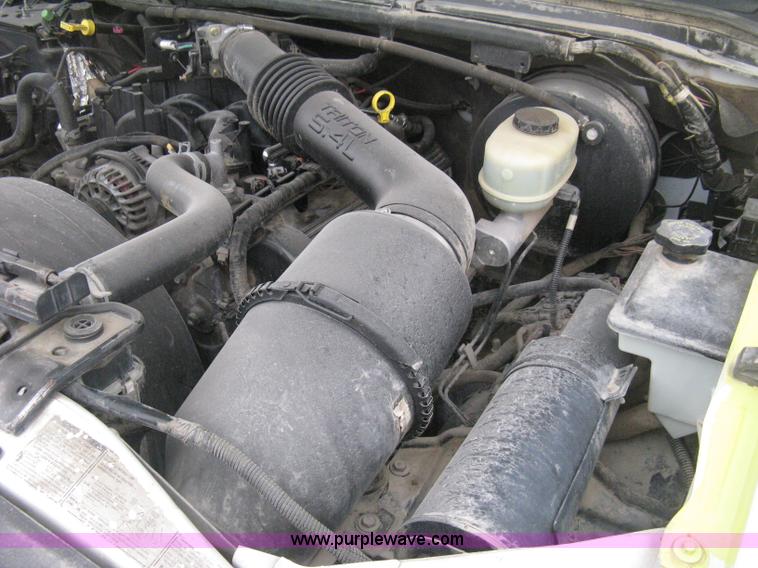 image for item H6500 2003 Ford F250 XL cab and chassis