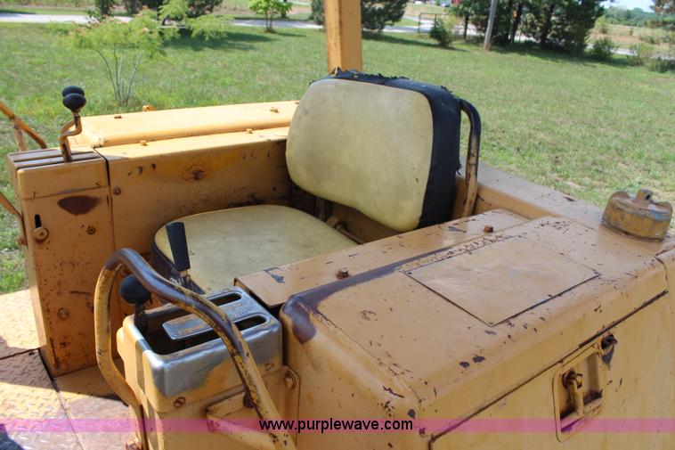 image for item H6547 1974 Caterpillar 955L track loader